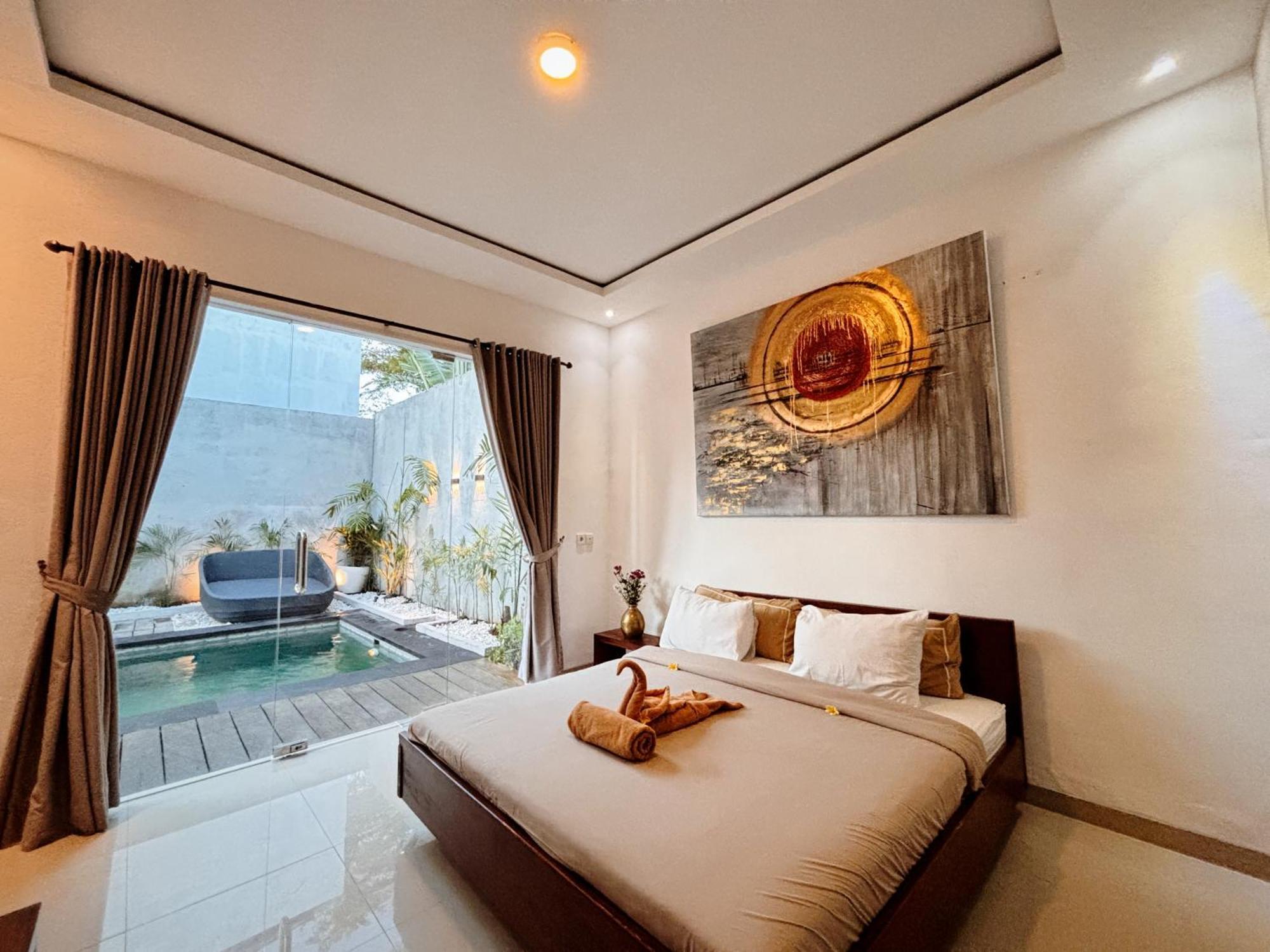 Villa Modern 2 Bedroom Center. *