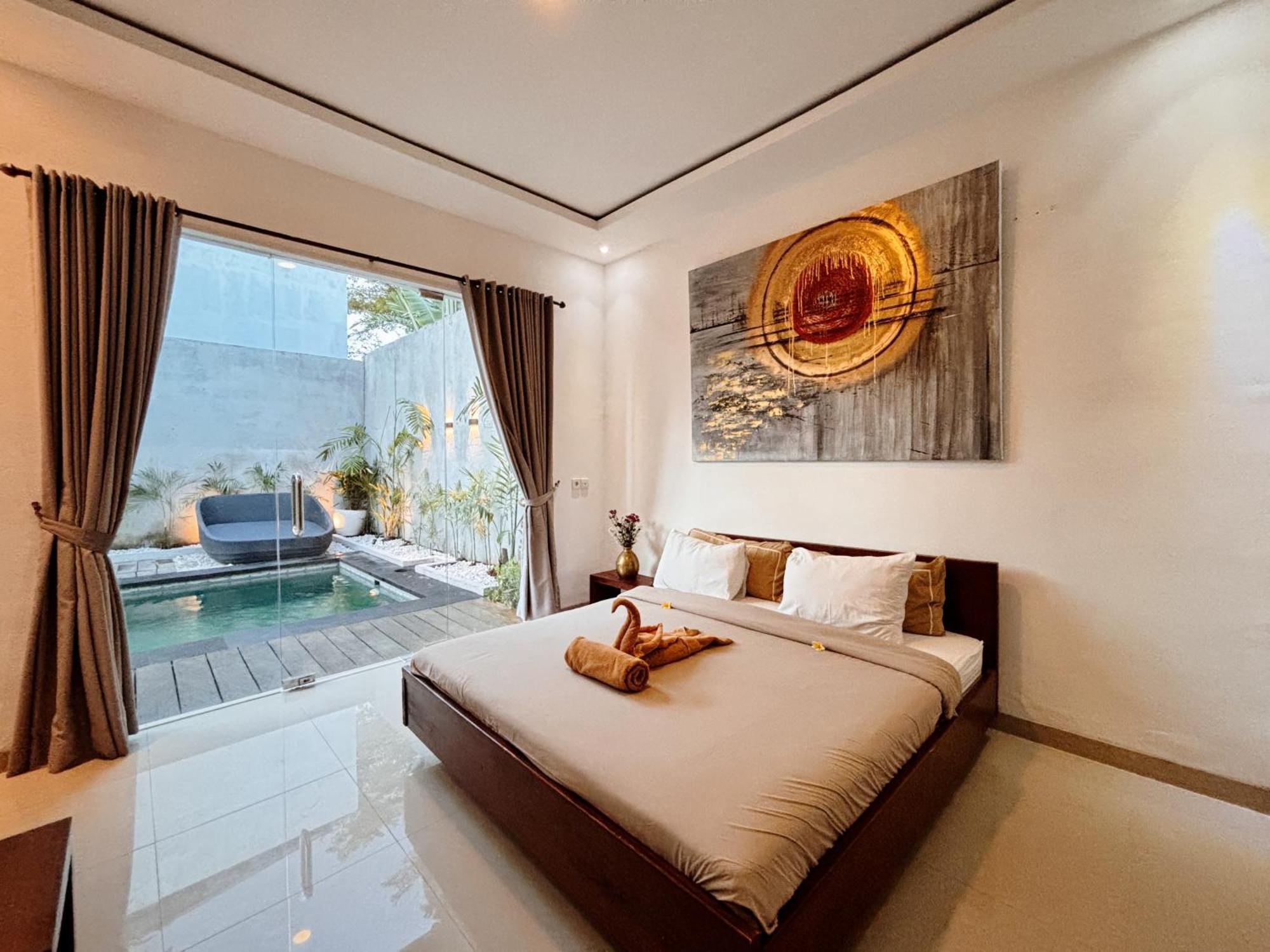 Modern 2 Bedroom Center.